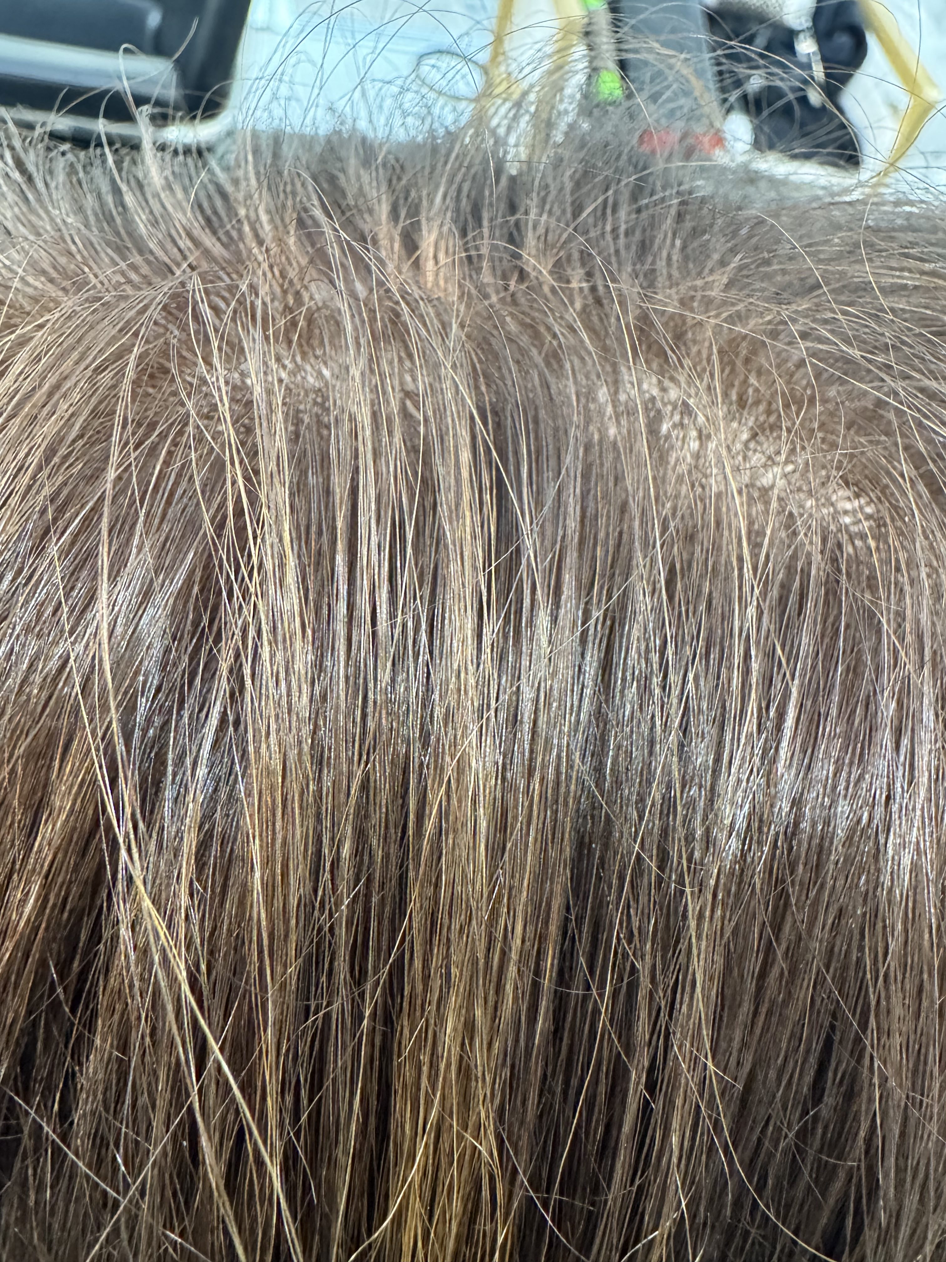 Cómo cubrir las canas de forma natural en Valencia sin dañar el cabello