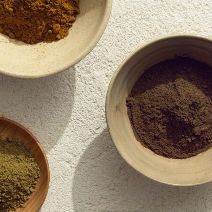 Melena brillante tras un tratamiento de hidratación y nutrición capilar en Juan Murgui Organic Salon, Valencia.